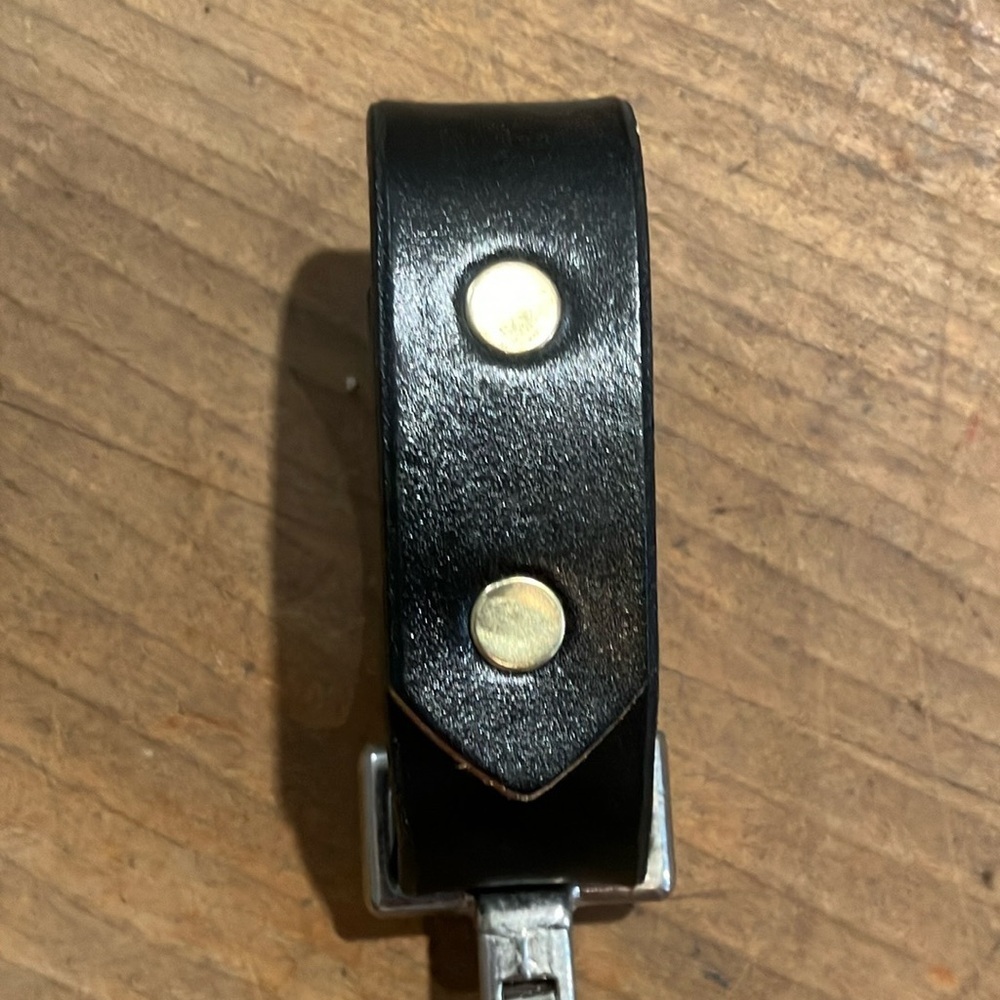 Loop attaches on belt. RM Knives  Black Leather Key fob Holder with Silver Clip - Picture 6 of 9